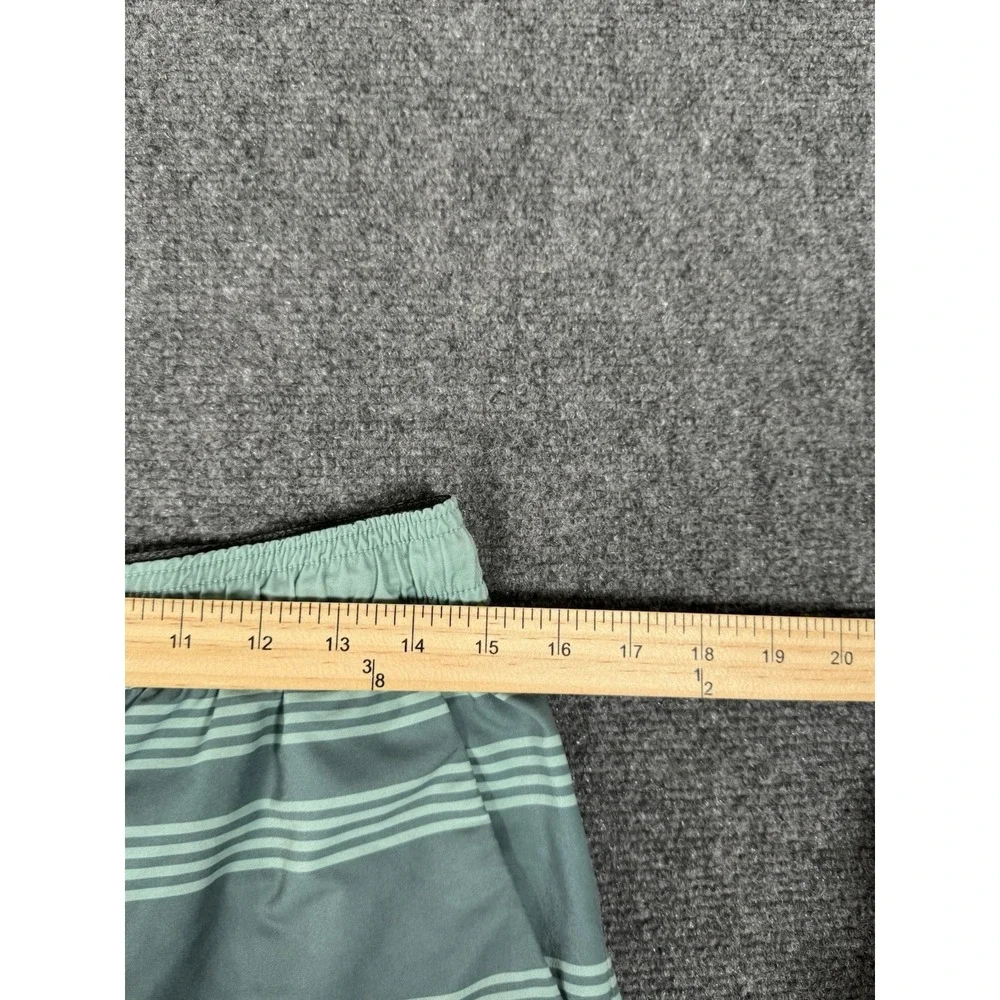 Roark Run Amok Shorts Mens Medium Green ‎ Unlined Pockets Lightweight 7.5